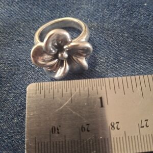 Silver Floral Band Ring — Polished Flower Accent